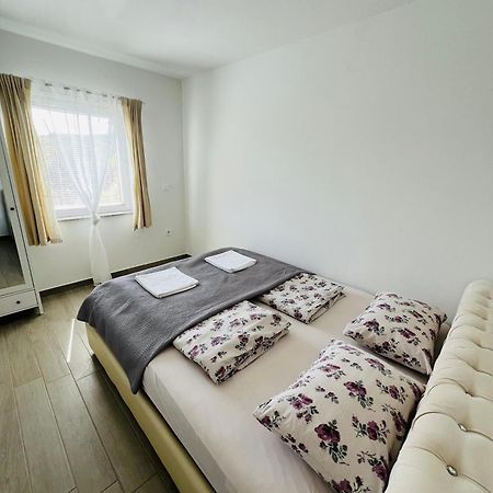 Apartments Jagodje إيزولا المظهر الخارجي الصورة