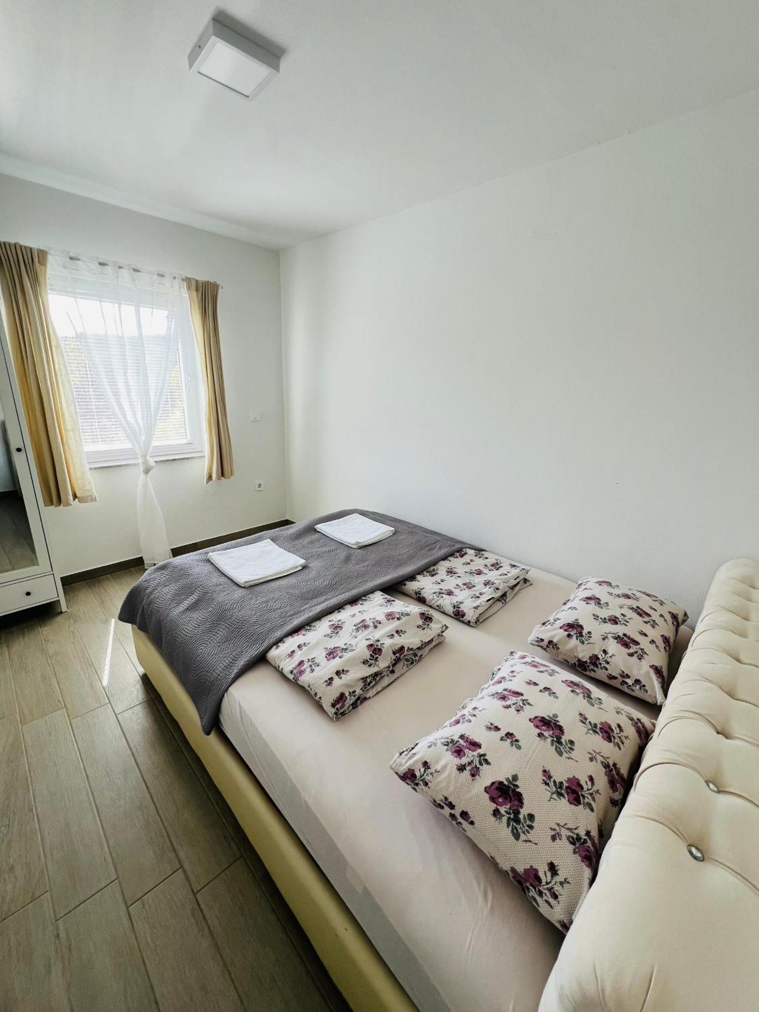 Apartments Jagodje إيزولا المظهر الخارجي الصورة